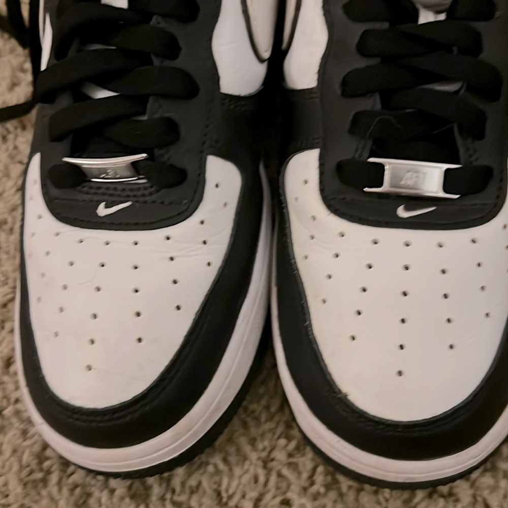 Nike Air Force 1 ‘07  size 8 panda colorway